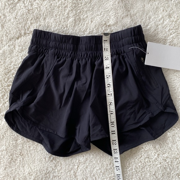 ❤️ Lululemon Tracker LR Short 4" Lined Black Size 6 NWT - Picture 11 of 11